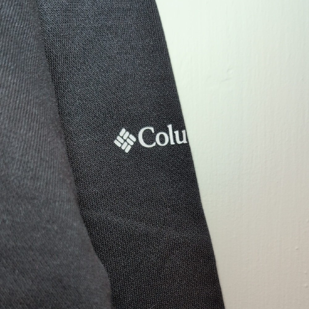 Columbia Women's Black Crewneck Sweatshirt with Logo - Picture 3 of 5